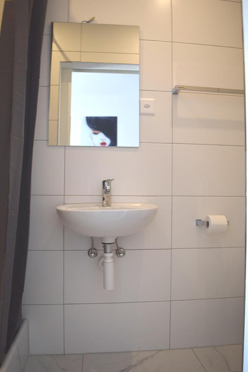 Hotel Restaurant Krebs Гренхен Экстерьер фото