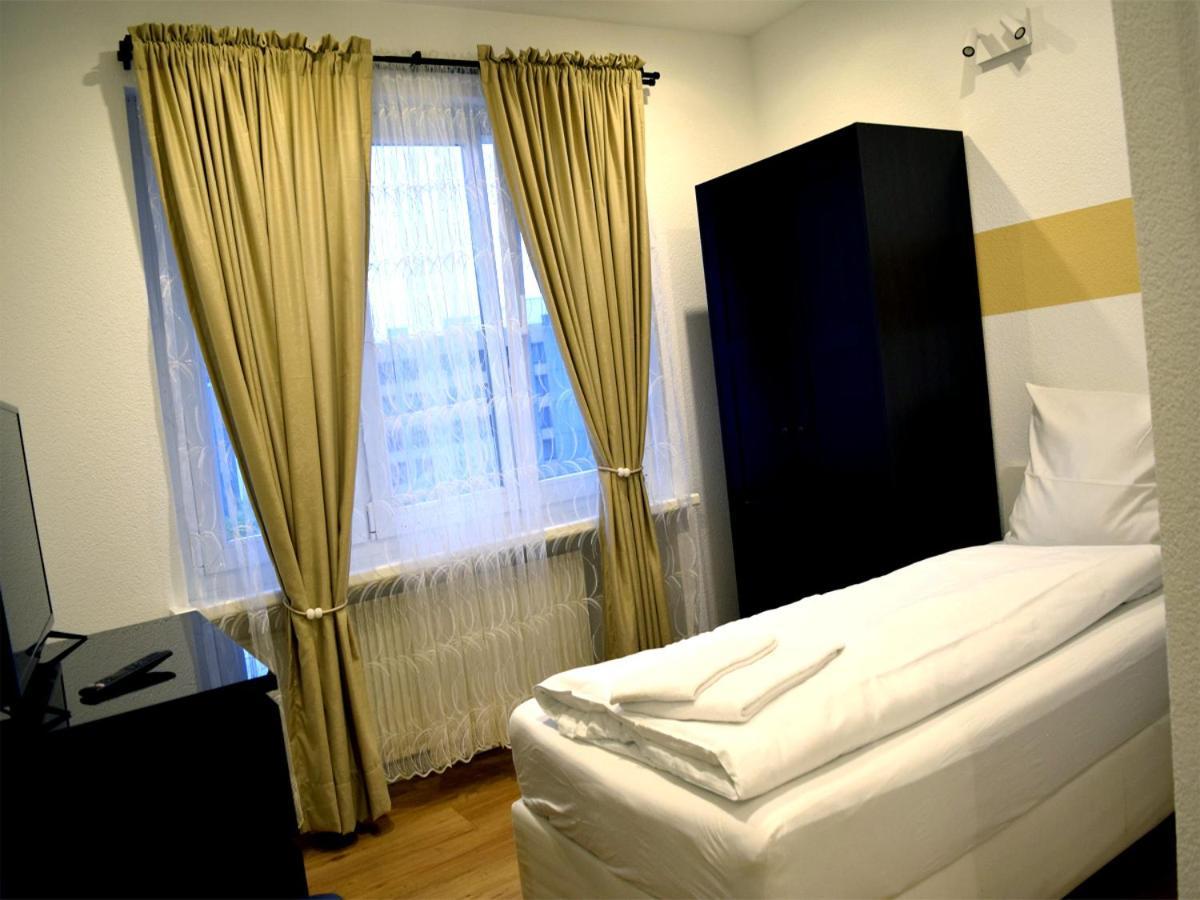 Hotel Restaurant Krebs Гренхен Экстерьер фото